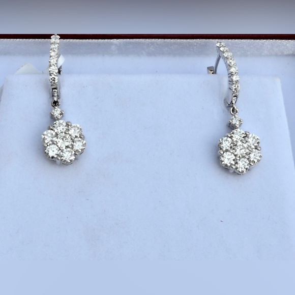 14 karat white gold diamond earrings, 2.0 carats - Picture 2 of 4